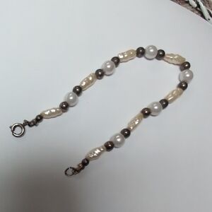 Chic Pearl and Bead Bracelet